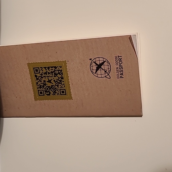 Golden Goose Women's Leather NIB  size 9 sneakers - Picture 5 of 15